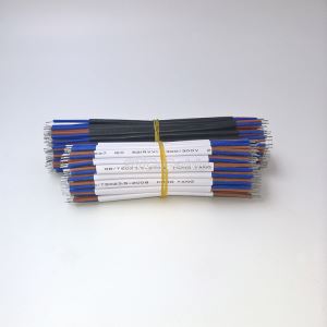 マルチ光ファイバー被覆ワイヤのアセンブリ